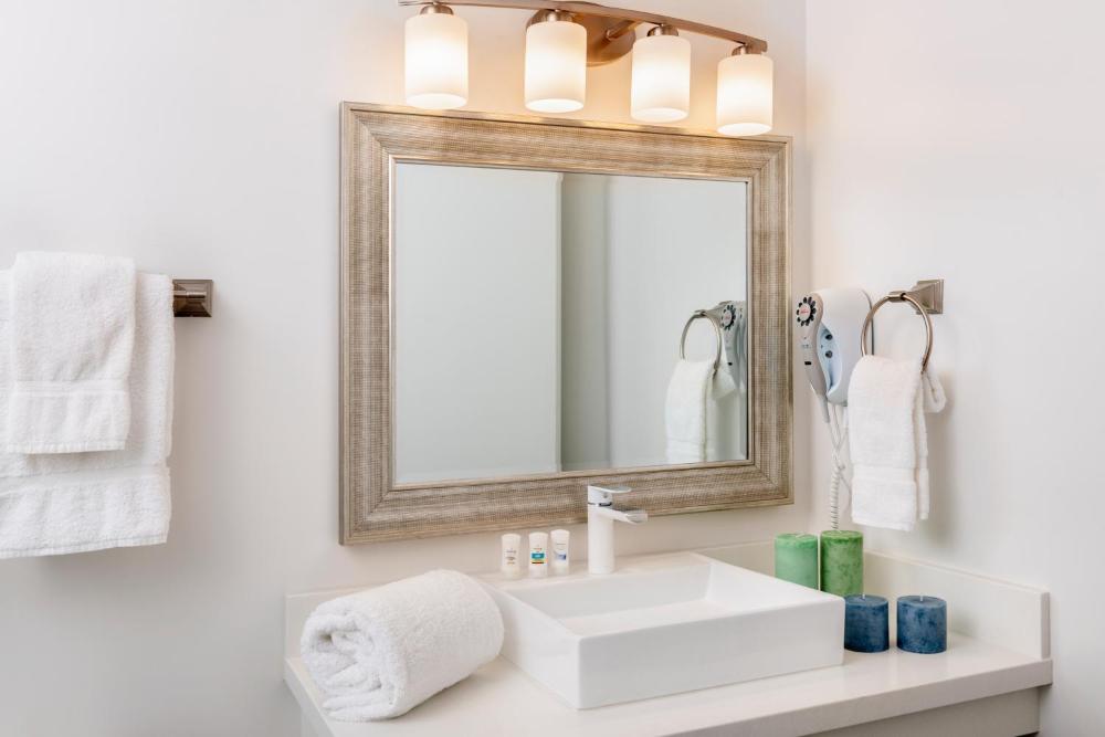 Superior King Suite interior